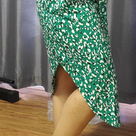 Dress - Picture 3 of 4